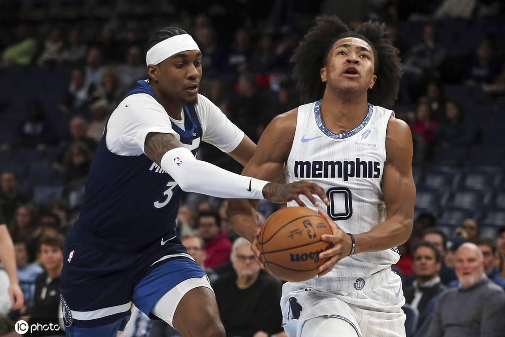 爱德华兹空砍39分 杰克逊30分灰熊胜森林狼